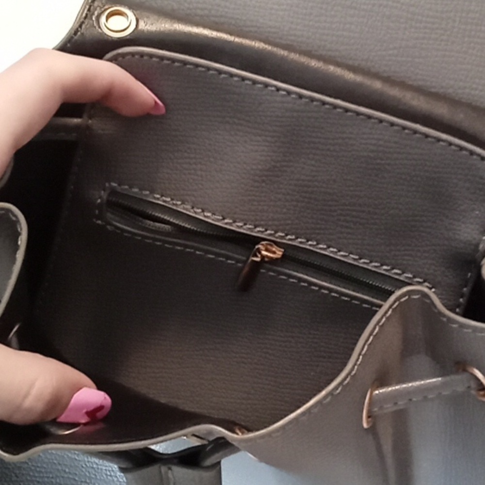 Backback - Picture 6 of 7